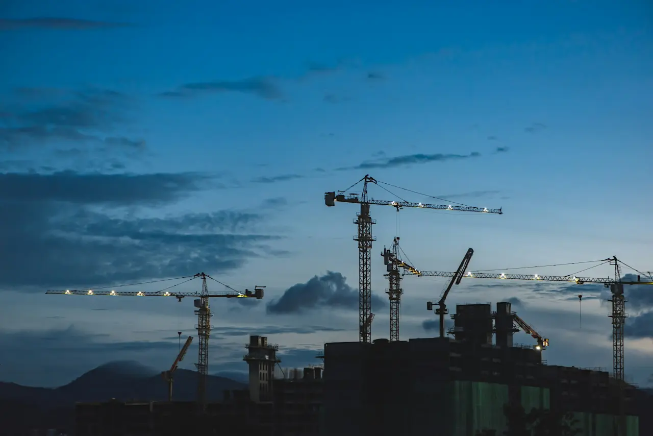 Tower cranes during the structural phase